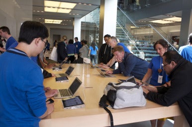 Apple takes the wraps off new retail efforts | Macworld